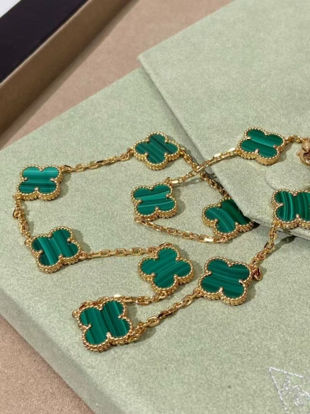 Van Cleef & Arpels green necklace - Picture 2 of 5